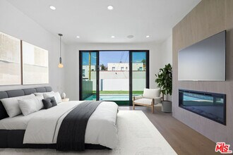 1161 Stearns Dr in Los Angeles, CA - Building Photo - Building Photo