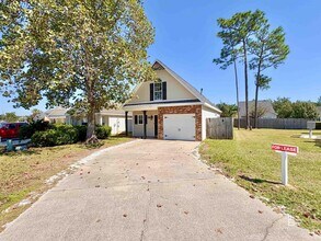 7943 Audubon Dr in Foley, AL - Foto de edificio - Building Photo