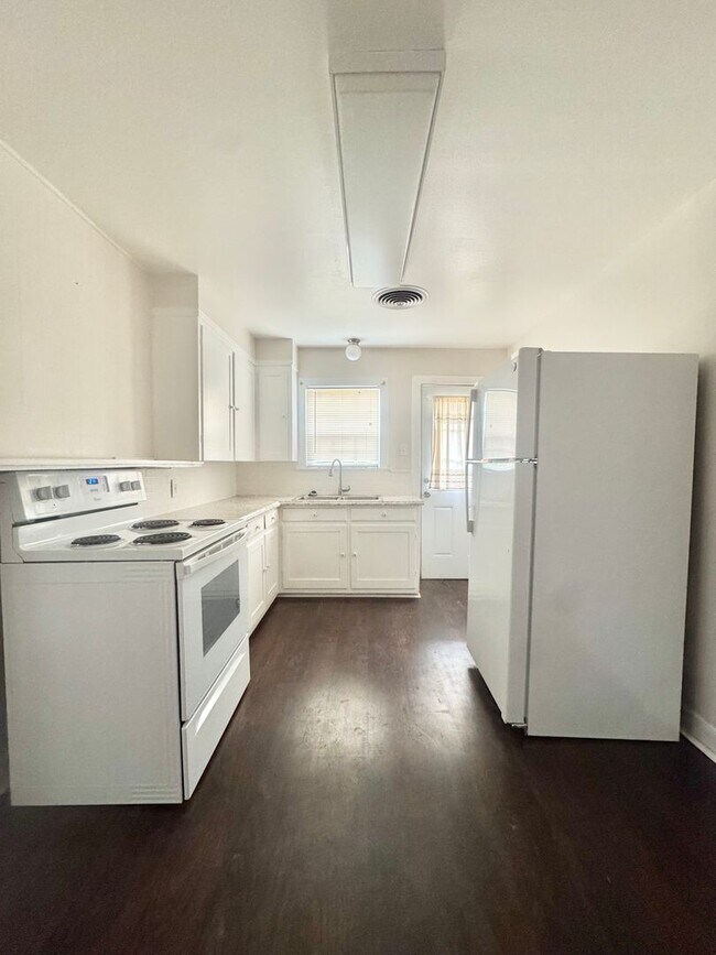 2532 W Ave D in San Angelo, TX - Building Photo - Building Photo