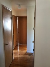 4811 Cadieux Rd, Unit Apartment 2 in Detroit, MI - Foto de edificio - Building Photo