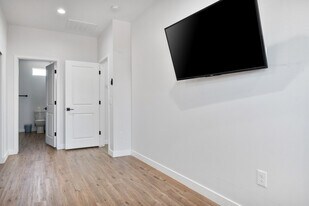 275 Gateway Dr in Phoenix, AZ - Building Photo