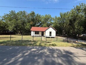 508 Mccanne Rd in Newark, TX - Building Photo - Building Photo