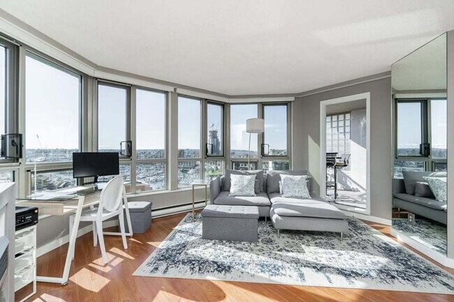 1625 Hornby St in Vancouver, BC - Building Photo - Building Photo