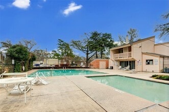 5809 Village Forest Ct in Houston, TX - Building Photo - Building Photo