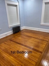 938 Enfield St, Unit 1st Floor Apartment in Enfield, CT - Building Photo - Building Photo