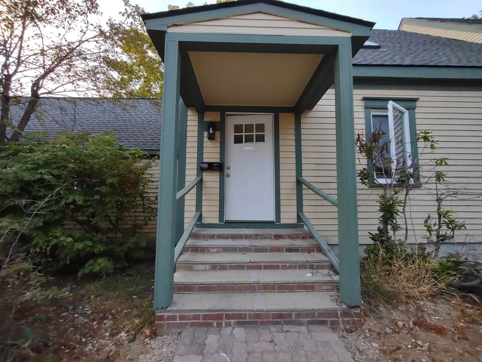 394 Union Ave in Laconia, NH - Building Photo