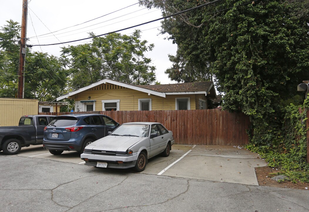 1250 Huntington Dr in South Pasadena, CA - Foto de edificio