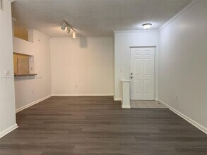 17100 N Bay Rd in Sunny Isles Beach, FL - Building Photo - Building Photo