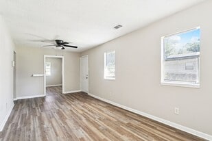 206 Sunset Dr in Slidell, LA - Building Photo