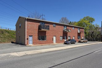 405-415 E Chester Pike in Ridley Park, PA - Building Photo - Building Photo