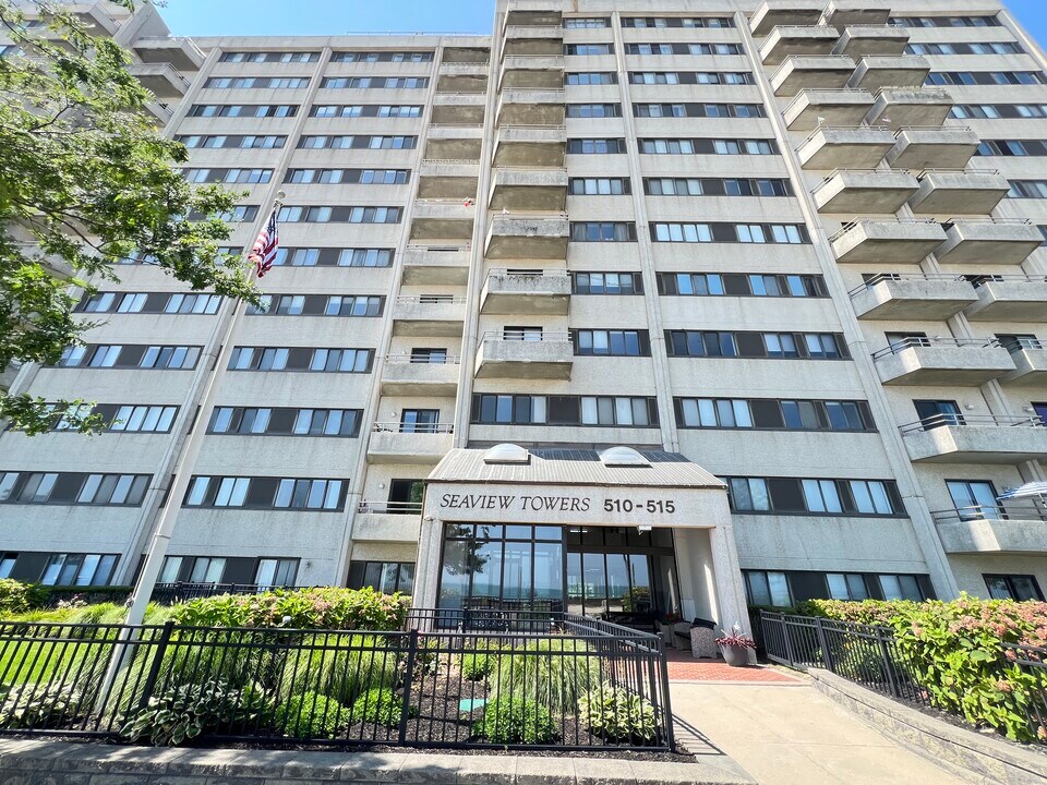 510 Revere Beach Blvd, Unit 1105 in Revere, MA - Foto de edificio