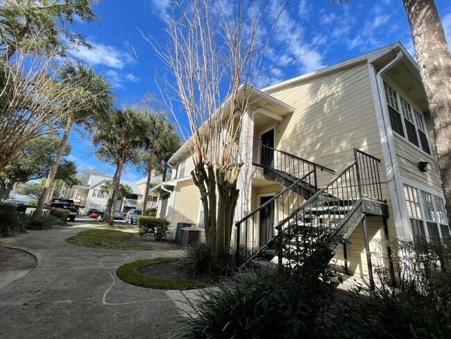 property at 1085 S Hiawassee Rd