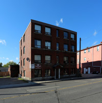 Cannon Manor in Hamilton, ON - Building Photo - Primary Photo