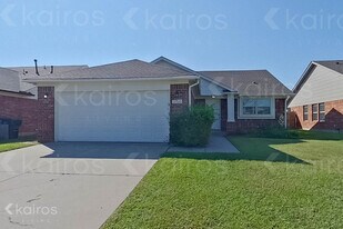 2720 Edgemere Dr in Norman, OK - Building Photo