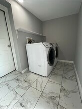 907 W Lombard St in Baltimore, MD - Building Photo - Building Photo