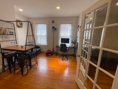 275 Newbury St, Unit 2