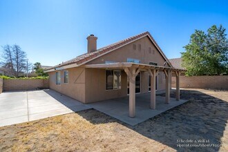 39821 Milan Dr in Palmdale, CA - Building Photo - Building Photo