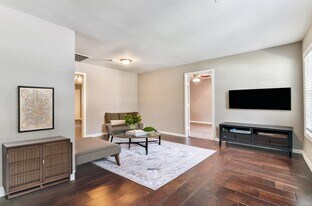 4902 Pershing St in Houston, TX - Building Photo