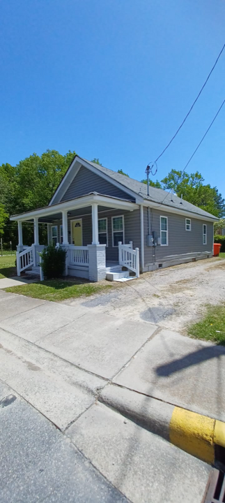 701 Walker Ave in Elizabeth City, NC - Building Photo