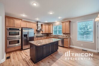 6315 Tamarack Tr in Cumming, GA - Foto de edificio - Building Photo