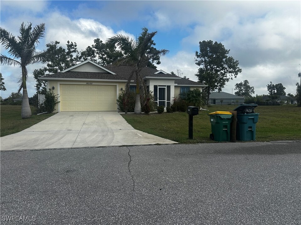 16255 Branco Dr in Punta Gorda, FL - Building Photo