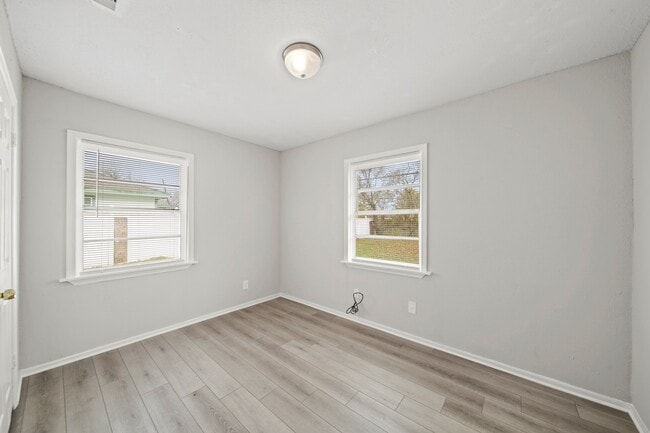 property at 1417 Jennifer Ln