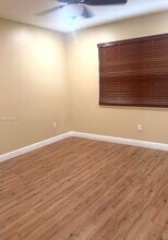 9044 SW 39th St in Miramar, FL - Building Photo - Building Photo