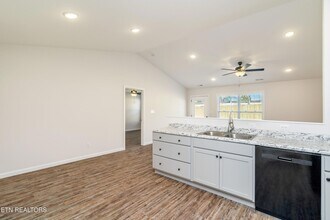 7357 Grn Ests Wy, Unit 21 in Knoxville, TN - Building Photo - Building Photo