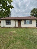 1706 N Beverly Dr in Wichita Falls, TX - Building Photo