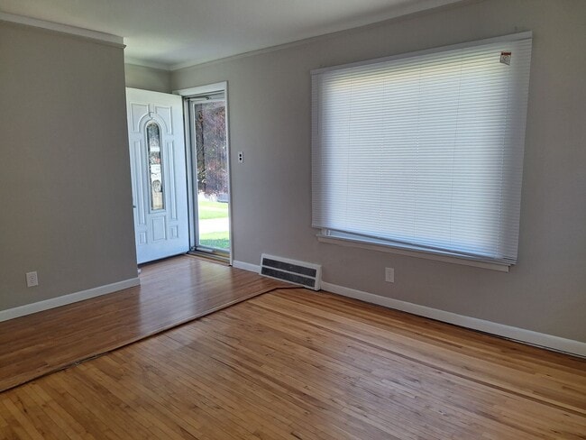26675 Waldorf St in Roseville, MI - Building Photo - Building Photo