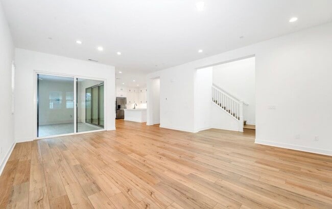 440 Chorus in Irvine, CA - Building Photo - Building Photo