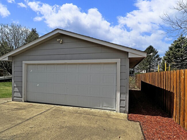3421 Placer Ave in Anoka, MN - Building Photo - Building Photo