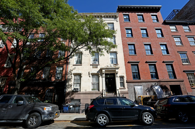 335 W 20th St in New York, NY - Foto de edificio - Building Photo