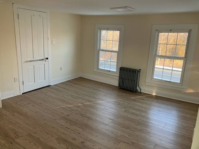 738 Port Monmouth Rd in Port Monmouth, NJ - Building Photo - Building Photo