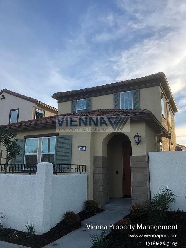 1052 Essington Ln in Roseville, CA - Building Photo - Building Photo