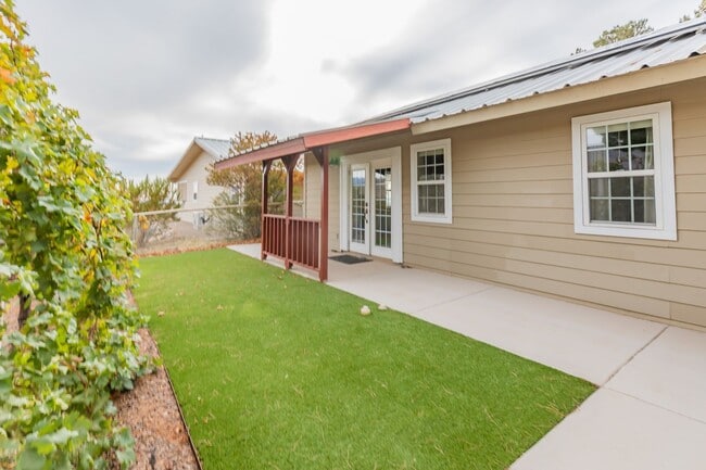 property at 18 Cobblestone Rd