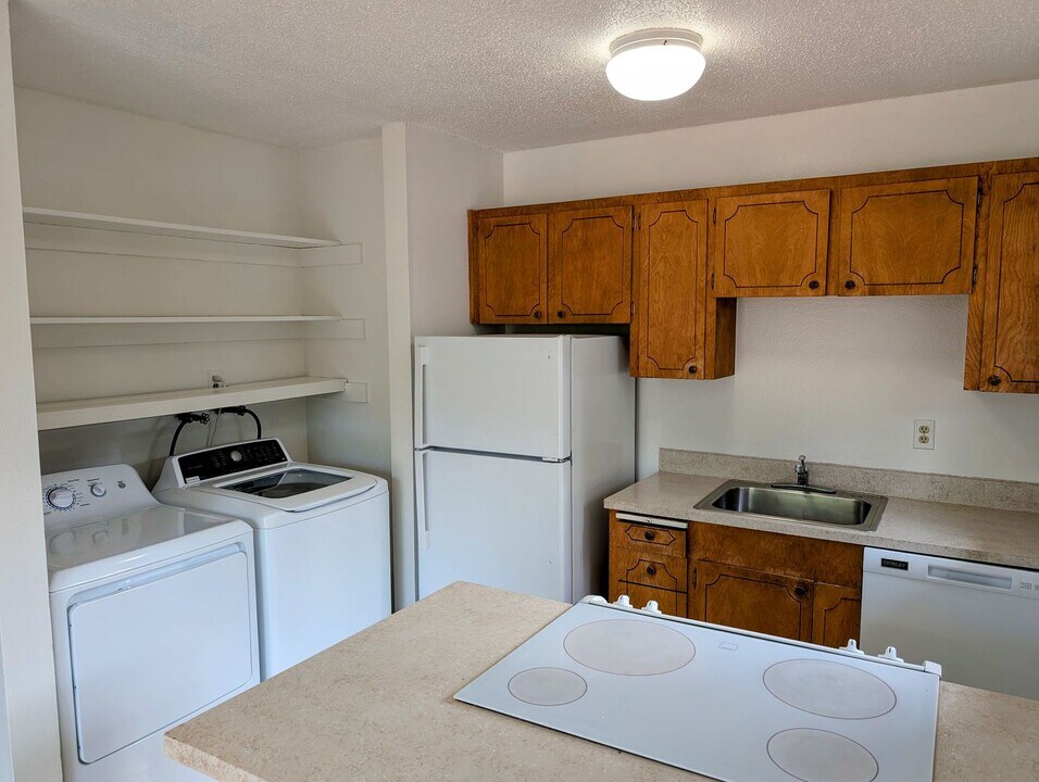 5630-5632-5632 SE 88th Ave in Portland, OR - Foto de edificio