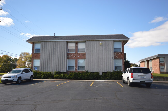 Tecumseh Apartments in Tecumseh, MI - Foto de edificio - Building Photo