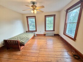 30 Sherman St in Burlington, VT - Building Photo
