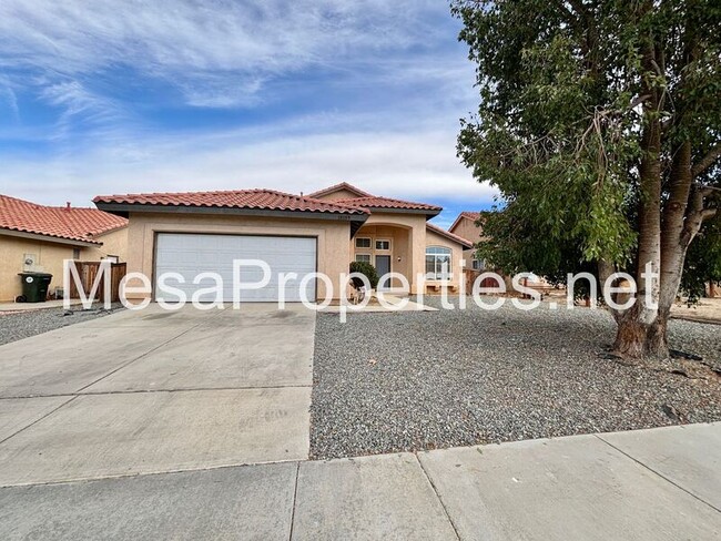 15159 Zircon Dr in Victorville, CA - Building Photo - Building Photo