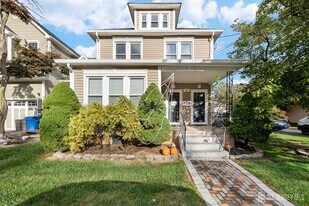 20 Rose St in South River, NJ - Building Photo