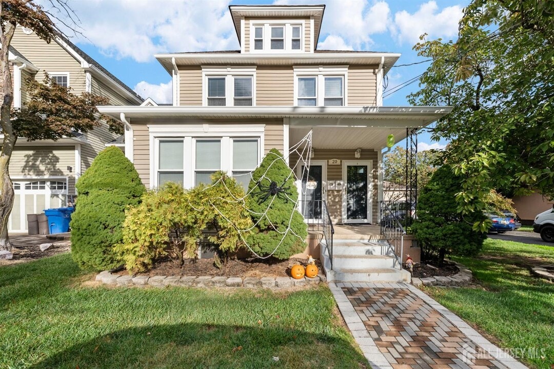 20 Rose St in South River, NJ - Building Photo