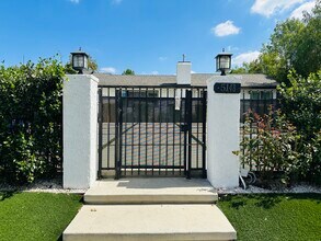 5148 Otis Ave, Unit 5148 A Otis Ave in Tarzana, CA - Building Photo - Building Photo