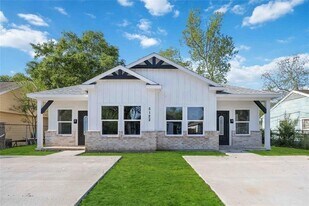 5122 Southwind St, Unit B in Houston, TX - Building Photo