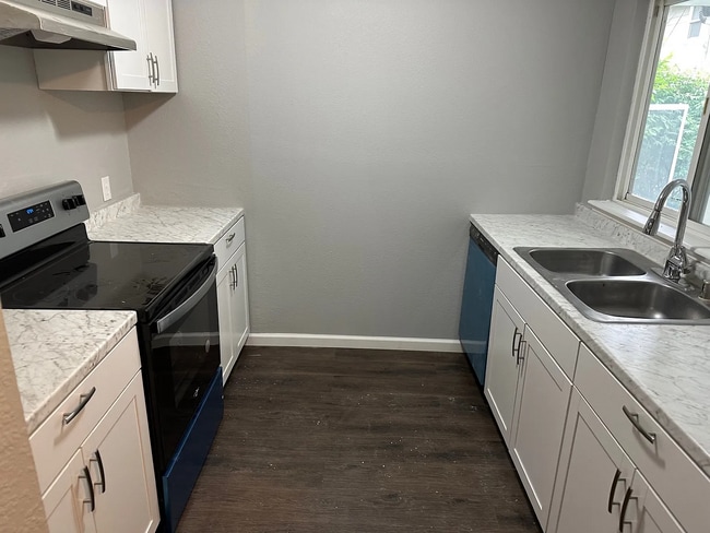 2431 Toledo St in Bellingham, WA - Building Photo - Building Photo