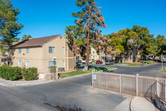 Village at Karen in Las Vegas, NV - Building Photo - Building Photo