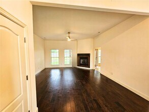 1300 SW Willowbend Ave in Bentonville, AR - Building Photo - Building Photo