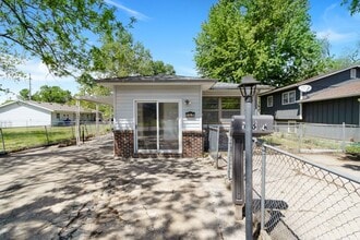 730 W 12th St in Junction City, KS - Building Photo - Building Photo