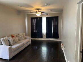 5437 S Seeley Ave in Chicago, IL - Building Photo - Building Photo