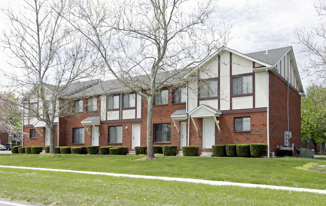 Campbell Hill Apartments in Bowling Green, OH - Building Photo